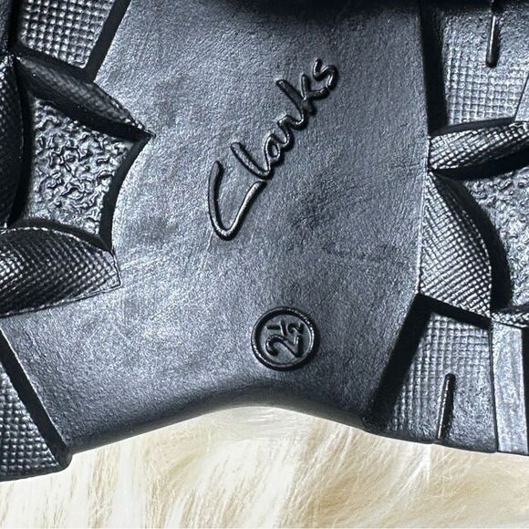 Clarks Black Sneakers Comfortable Stylish Footwear - Picture 8 of 8